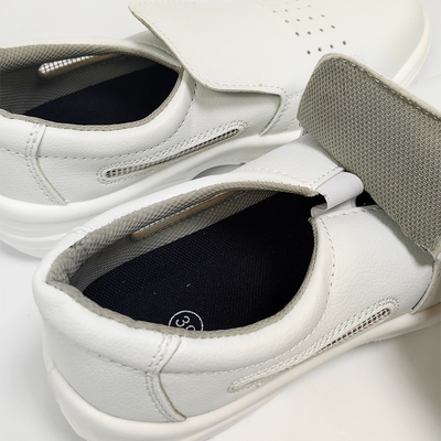 Calzature di sicurezza con suola esterna in acciaio antistatico