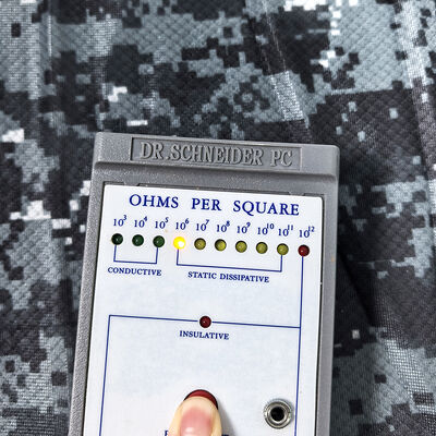 Tessuto a maglia a rombi ESD ad alte prestazioni con stampa mimetica – 87% poliestere + 13% fibra di carbonio